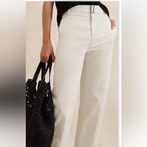 Banana Republic size 14 High Rise Authentic Chino. Never worn. Off white classic
